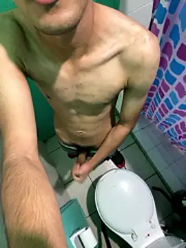 Snapshot of feetbooy chatting on 12-20-25, 01:29 feetbooy online show from 12-20-25, 01:29