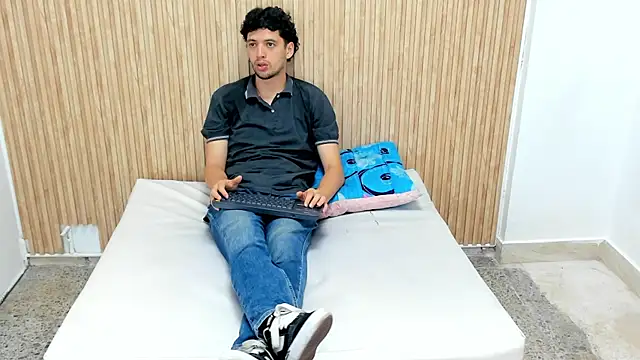 ISRAEL GRAY online show from 10-18-25, 07:25