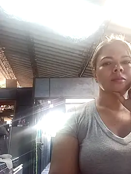 Snapshot of vicoria_09 chatting on 11-05-25, 07:47 vicoria 09 online show from 11-05-25, 07:47