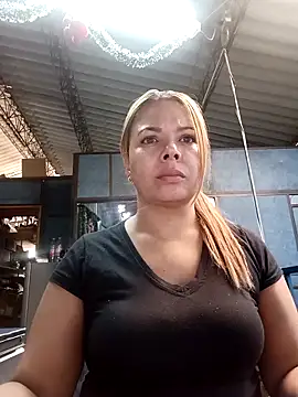 Snapshot of vicoria_09 chatting on 11-06-25, 09:15 vicoria 09 online show from 11-06-25, 09:15