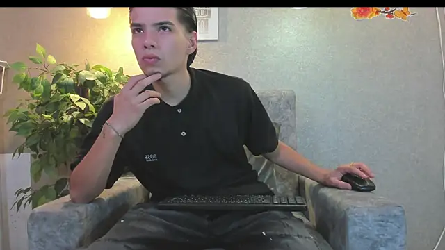 Snapshot of Axelwiliams chatting on 01-07-26, 11:23 Axelwiliams online show from 01-07-26, 11:23