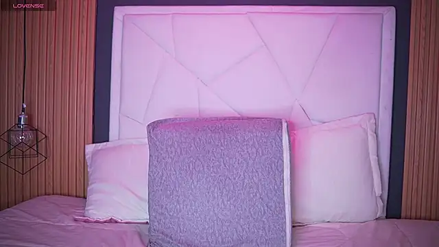 Emily Roberts9 online show from 04-01-26, 11:44