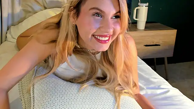 Snapshot of mia_curry chatting on 06-23-26, 07:23 mia curry online show from 06-23-26, 07:23
