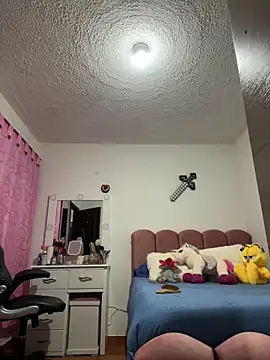 Snapshot of Miichii chatting on 02-15-26, 12:18 Miichii online show from 02-15-26, 12:18