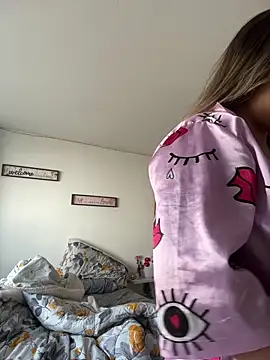 Snapshot of Zoe_riivas chatting on 02-10-26, 02:10 Zoe riivas online show from 02-10-26, 02:10