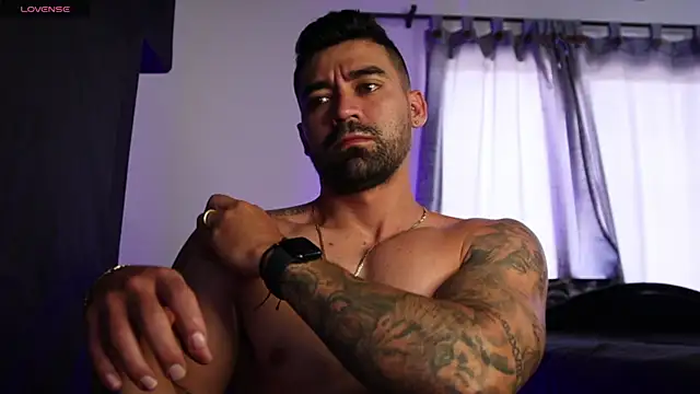 Snapshot of SOY_MIKE chatting on 10-24-25, 02:57 SOY MIKE online show from 10-24-25, 02:57