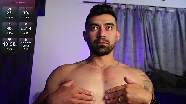 Snapshot of SOY_MIKE chatting on 10-30-25, 02:35 SOY MIKE online show from 10-30-25, 02:35