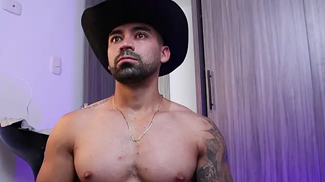 Snapshot of SOY_MIKE chatting on 11-25-25, 12:49 SOY MIKE online show from 11-25-25, 12:49