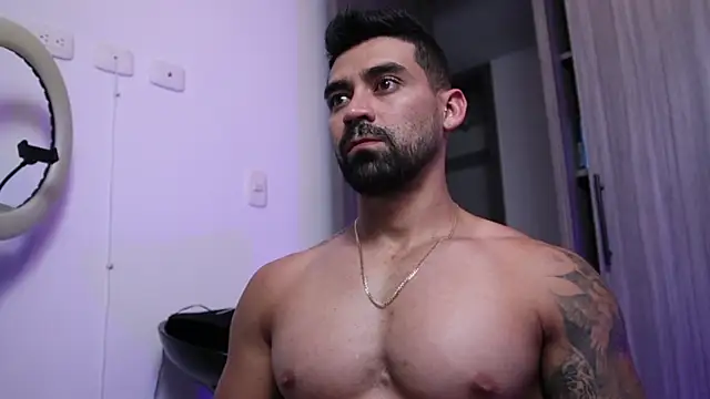 Snapshot of SOY_MIKE chatting on 12-17-25, 11:00 SOY MIKE online show from 12-17-25, 11:00