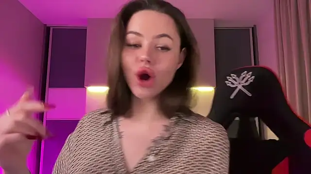 AlmaryKim online show from 02-04-25, 07:55