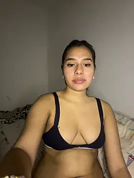 Snapshot of Brianna_bunny05 chatting on 02-20-26, 04:31 Brianna bunny05 online show from 02-20-26, 04:31