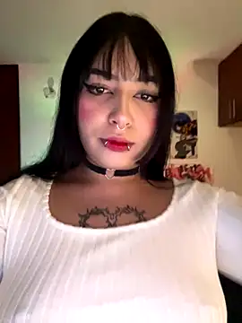 Snapshot of Hinatamoon_ chatting on 12-17-25, 04:40 Hinatamoon online show from 12-17-25, 04:40