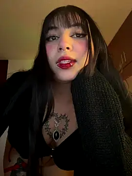 Snapshot of Hinatamoon_ chatting on 12-18-25, 05:02 Hinatamoon online show from 12-18-25, 05:02