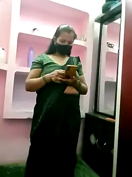 Snapshot of Bhabhi_jaan10 chatting on 10-01-25, 04:24 Bhabhi jaan10 online show from 10-01-25, 04:24