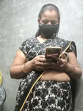 Snapshot of Bhabhi_jaan10 chatting on 10-28-25, 03:47 Bhabhi jaan10 online show from 10-28-25, 03:47