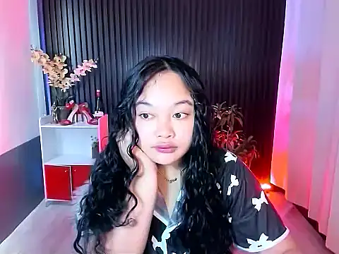 UrFavouriteCravings online show from 11-15-25, 12:41