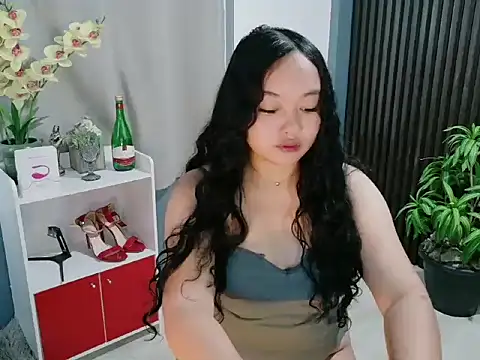 Snapshot of UrFavouriteCravings chatting on 01-13-26, 02:06 UrFavouriteCravings online show from 01-13-26, 02:06