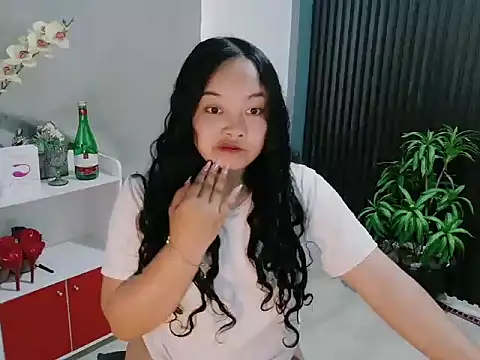 Snapshot of UrFavouriteCravings chatting on 02-04-26, 02:39 UrFavouriteCravings online show from 02-04-26, 02:39