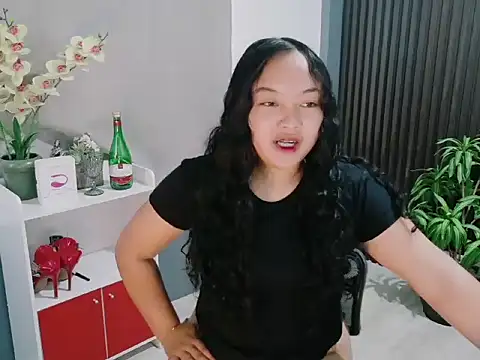 Snapshot of UrFavouriteCravings chatting on 02-05-26, 01:43 UrFavouriteCravings online show from 02-05-26, 01:43