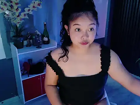 Snapshot of UrFavouriteCravings chatting on 02-16-26, 02:51 UrFavouriteCravings online show from 02-16-26, 02:51