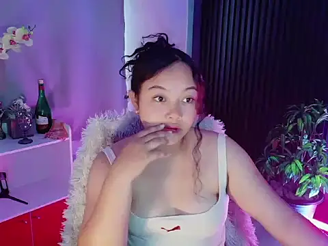 Snapshot of UrFavouriteCravings chatting on 03-02-26, 02:14 UrFavouriteCravings online show from 03-02-26, 02:14