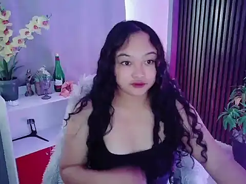 Snapshot of UrFavouriteCravings chatting on 03-03-26, 06:52 UrFavouriteCravings online show from 03-03-26, 06:52