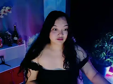 Snapshot of UrFavouriteCravings chatting on 03-09-26, 01:37 UrFavouriteCravings online show from 03-09-26, 01:37