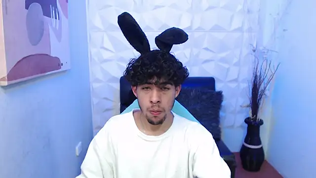 Liil boy online show from 11-22-25, 03:27