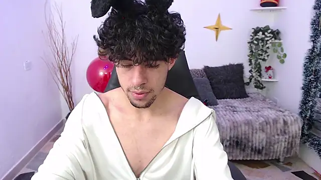 Liil boy online show from 12-17-25, 12:44