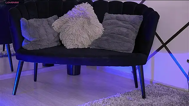 Snapshot of AuroraSins chatting on 10-21-25, 05:52 AuroraSins online show from 10-21-25, 05:52