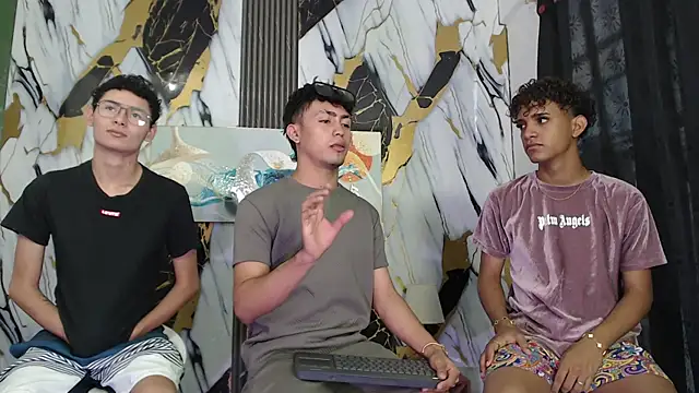 VERY HOT GUYS online show from 07-18-26, 01:15