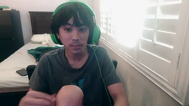 Snapshot of youngasianboy2007 chatting on 10-18-25, 09:48 youngasianboy2007 online show from 10-18-25, 09:48