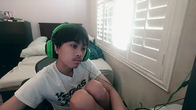 Snapshot of youngasianboy2007 chatting on 10-19-25, 09:26 youngasianboy2007 online show from 10-19-25, 09:26