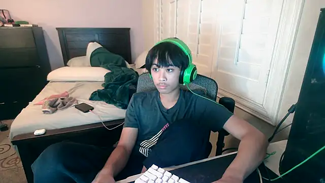 Snapshot of youngasianboy2007 chatting on 10-22-25, 02:12 youngasianboy2007 online show from 10-22-25, 02:12