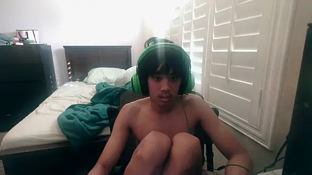 Snapshot of youngasianboy2007 chatting on 10-31-25, 09:16 youngasianboy2007 online show from 10-31-25, 09:16