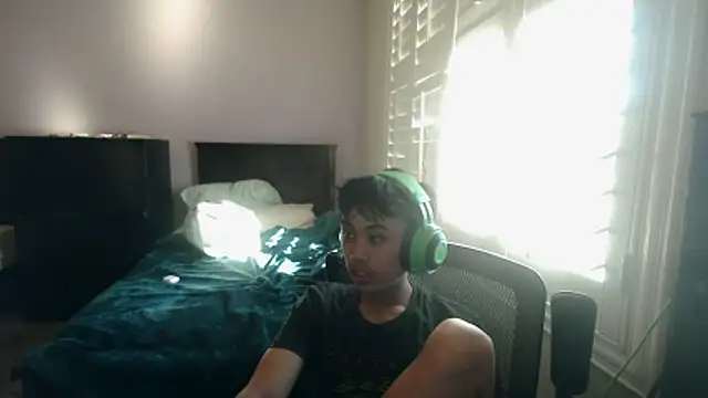 Snapshot of youngasianboy2007 chatting on 02-04-26, 11:20 youngasianboy2007 online show from 02-04-26, 11:20