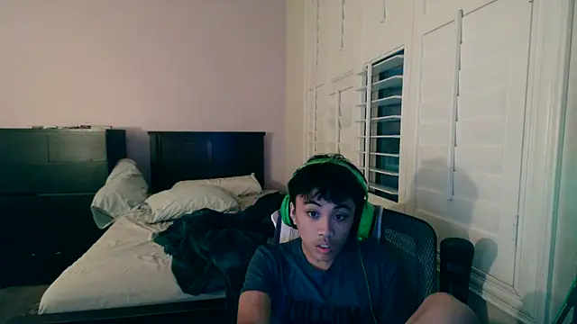 Snapshot of youngasianboy2007 chatting on 02-06-26, 01:54 youngasianboy2007 online show from 02-06-26, 01:54