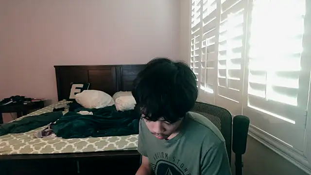 youngasianboy2007 online show from 04-20-26, 05:16