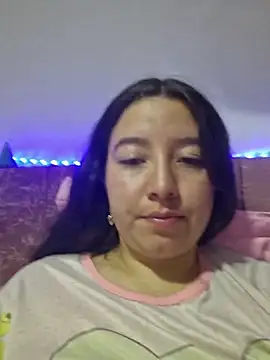 Snapshot of annyaparis chatting on 12-21-25, 12:51 annyaparis online show from 12-21-25, 12:51