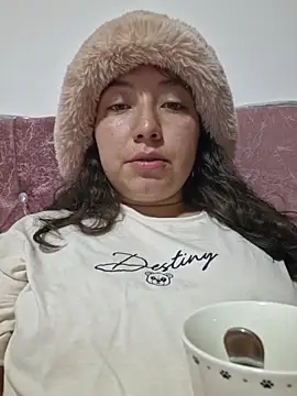 Snapshot of annyaparis chatting on 01-07-26, 12:35 annyaparis online show from 01-07-26, 12:35