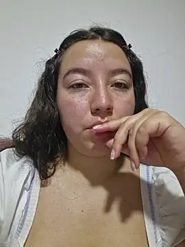 Snapshot of annyaparis chatting on 02-08-26, 01:09 annyaparis online show from 02-08-26, 01:09