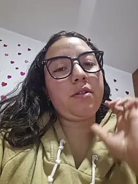 Snapshot of annyaparis chatting on 02-18-26, 01:12 annyaparis online show from 02-18-26, 01:12