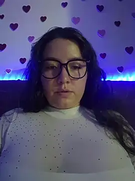 Snapshot of annyaparis chatting on 02-20-26, 01:13 annyaparis online show from 02-20-26, 01:13