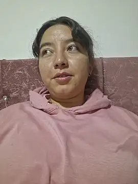 Snapshot of annyaparis chatting on 03-27-26, 01:11 annyaparis online show from 03-27-26, 01:11