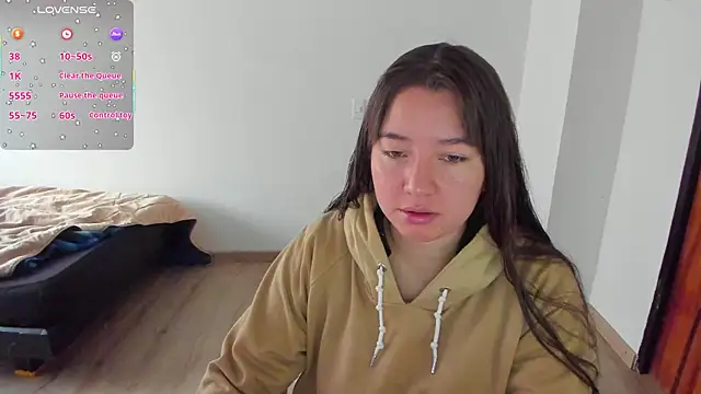 Snapshot of annyaparis chatting on 04-15-26, 12:23 annyaparis online show from 04-15-26, 12:23