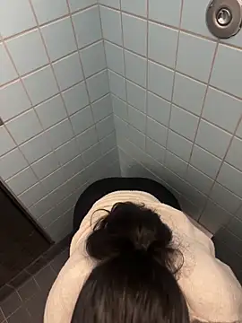 Snapshot of latingangsex chatting on 02-15-26, 05:09 latingangsex online show from 02-15-26, 05:09