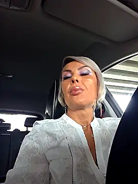 KirraWhite online show from 10-16-25, 07:53