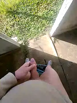 rezzzze online show from 04-06-26, 07:42