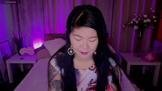 Snapshot of BeckySunday chatting on 10-13-25, 05:51 BeckySunday online show from 10-13-25, 05:51