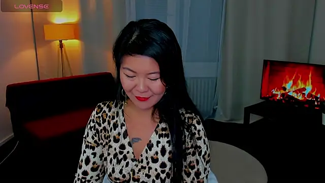 Snapshot of BeckySunday chatting on 10-17-25, 05:54 BeckySunday online show from 10-17-25, 05:54